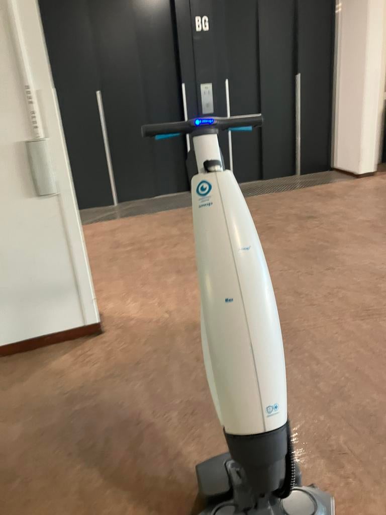 I-mop schrobzuigmachine te koop!, Ophalen of Verzenden, Zo goed als nieuw