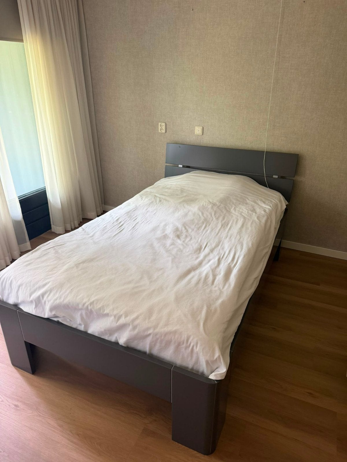 elektrische bed 120x200, Ophalen, Zo goed als nieuw, Twijfelaar