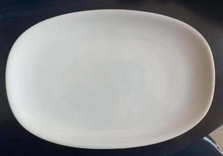 Witte ovalen schaal; Hutschenreuther Bavaria; 21,5 x 32 cm, Ophalen of Verzenden, Overige stijlen, Porselein, Schaal of Schalen