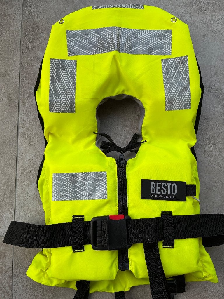 Besto Turnsafe Reddingsvest 150N [15 -25 kg], Watersport en Boten, Kind, Besto, Ophalen of Verzenden, Zo goed als nieuw