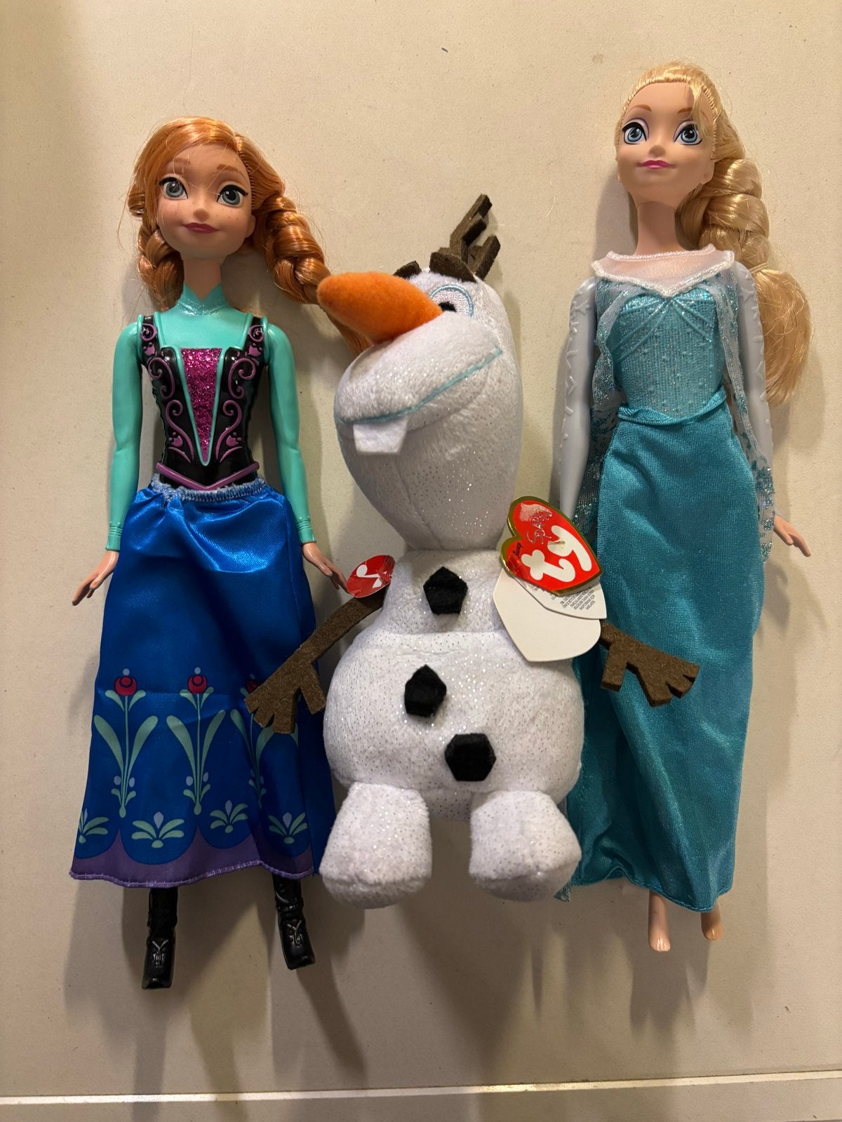 Disney Frozen Poppen Anna, Elsa en Olaf knuffel, Ophalen of Verzenden, Zo goed als nieuw, Overige typen