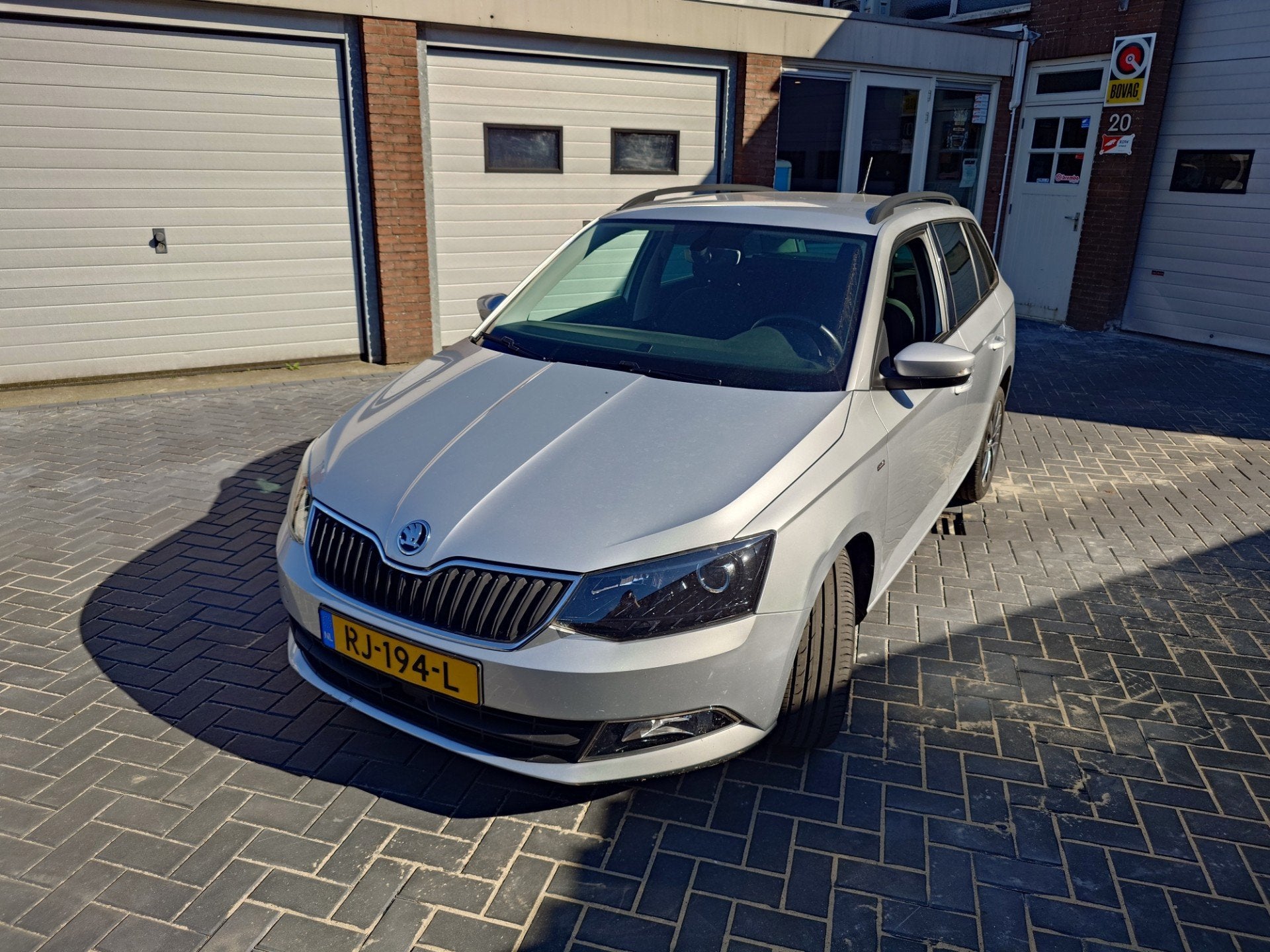 Skoda Fabia Combi 1.0 TSI Drive, Navi, Cruise control, Clima, Auto's, Dealer onderhouden, Stof, 95 pk, 23 km/l