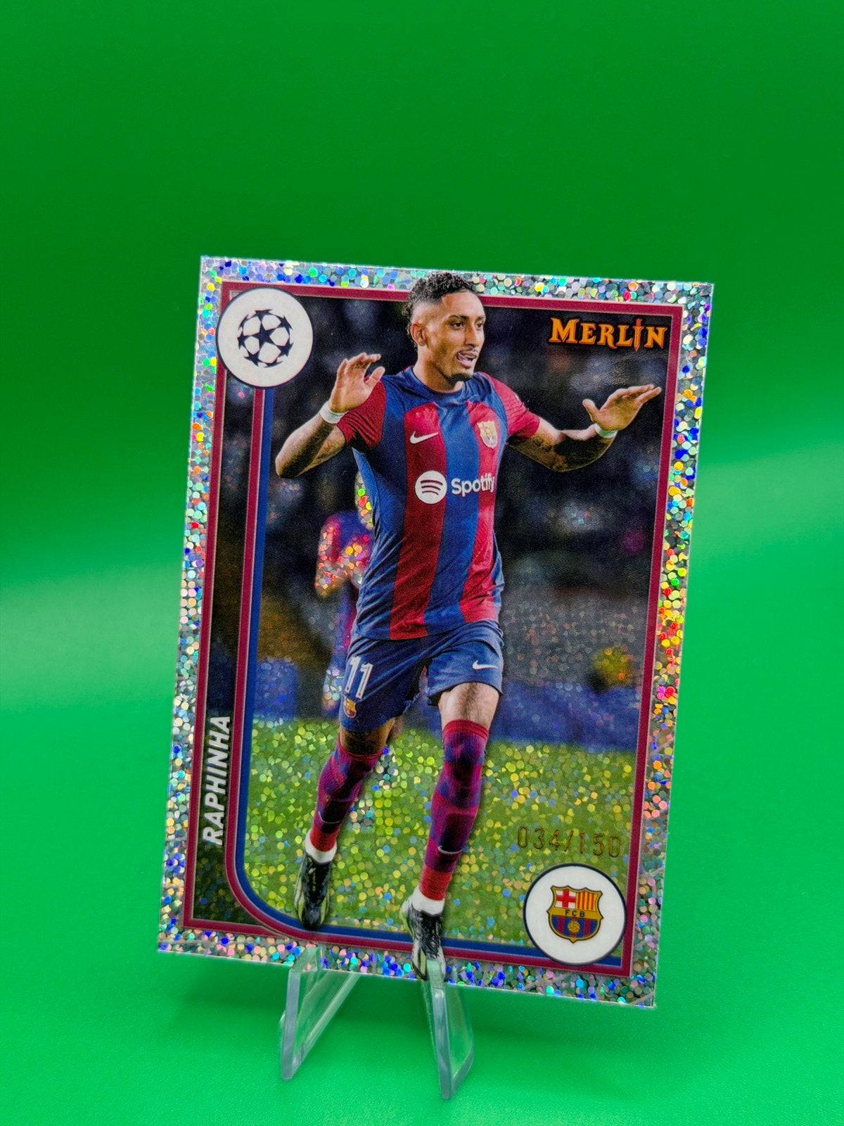 2023-24 Topps Merlin Raphinha 034/150 #35 FC Barcelona, Ophalen of Verzenden, Zo goed als nieuw, Buitenlandse clubs, Poster, Plaatje of Sticker