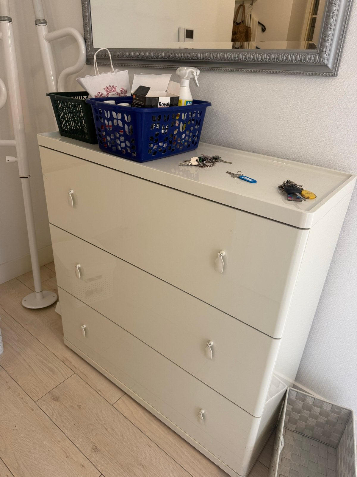 Crèmekleurige ladekast met 3 laden, Ophalen, Kunststof, Gebruikt, 100 tot 150 cm