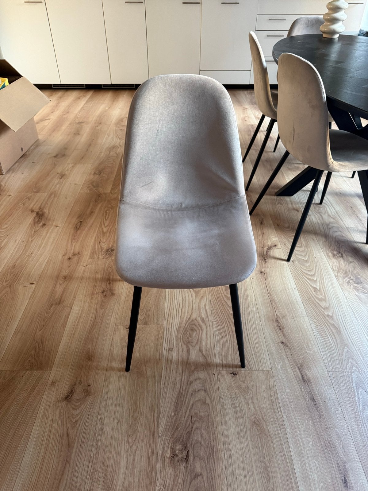 Set van 6 taupe fluwelen eetkamerstoelen, Huis en Inrichting, Stoelen, Ophalen, Gebruikt, Overige kleuren, Stof