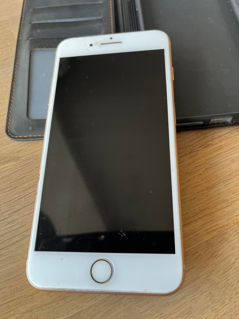 iPhone 8 plus 64gb, Telecommunicatie, Mobiele telefoons | Apple iPhone, Gebruikt, IPhone 8 Plus, Wit, 78 %