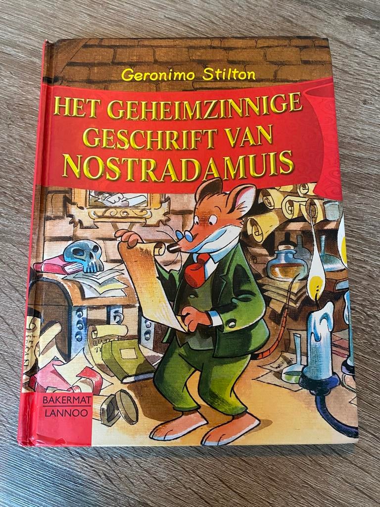 Het geheimzinnige geschrift van Nostradamuis, Boeken, Fictie algemeen, Geronimo Stilton, Ophalen of Verzenden, Zo goed als nieuw