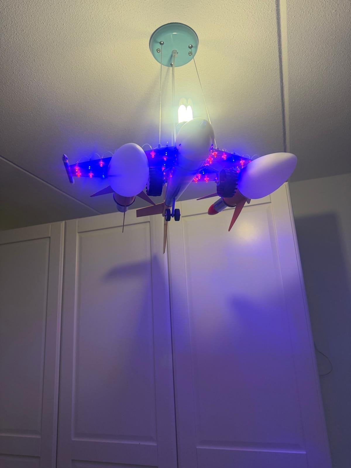 Vliegtuig Plafondlamp voor Kinderkamer - Speels en Kleurrijk, Ophalen of Verzenden, Zo goed als nieuw, Kunststof, E27 (groot)