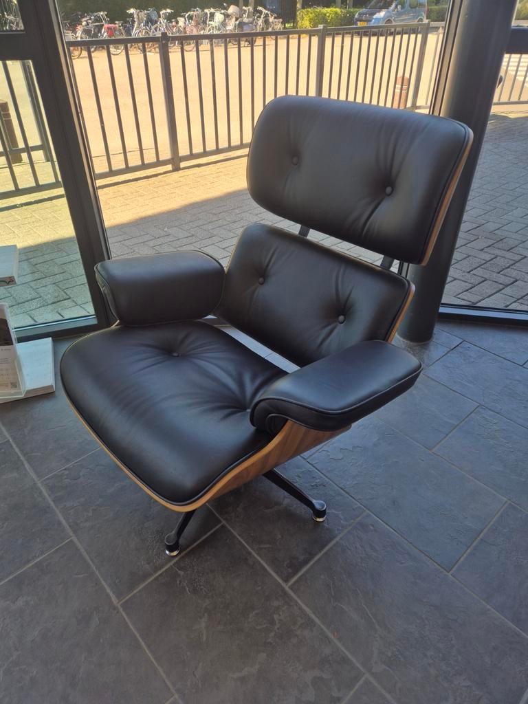 Luxe Relax Fauteuil Walnoot Hout met Zwart Leder, Huis en Inrichting, Fauteuils, Ophalen, Gebruikt, 75 tot 100 cm, 75 tot 100 cm