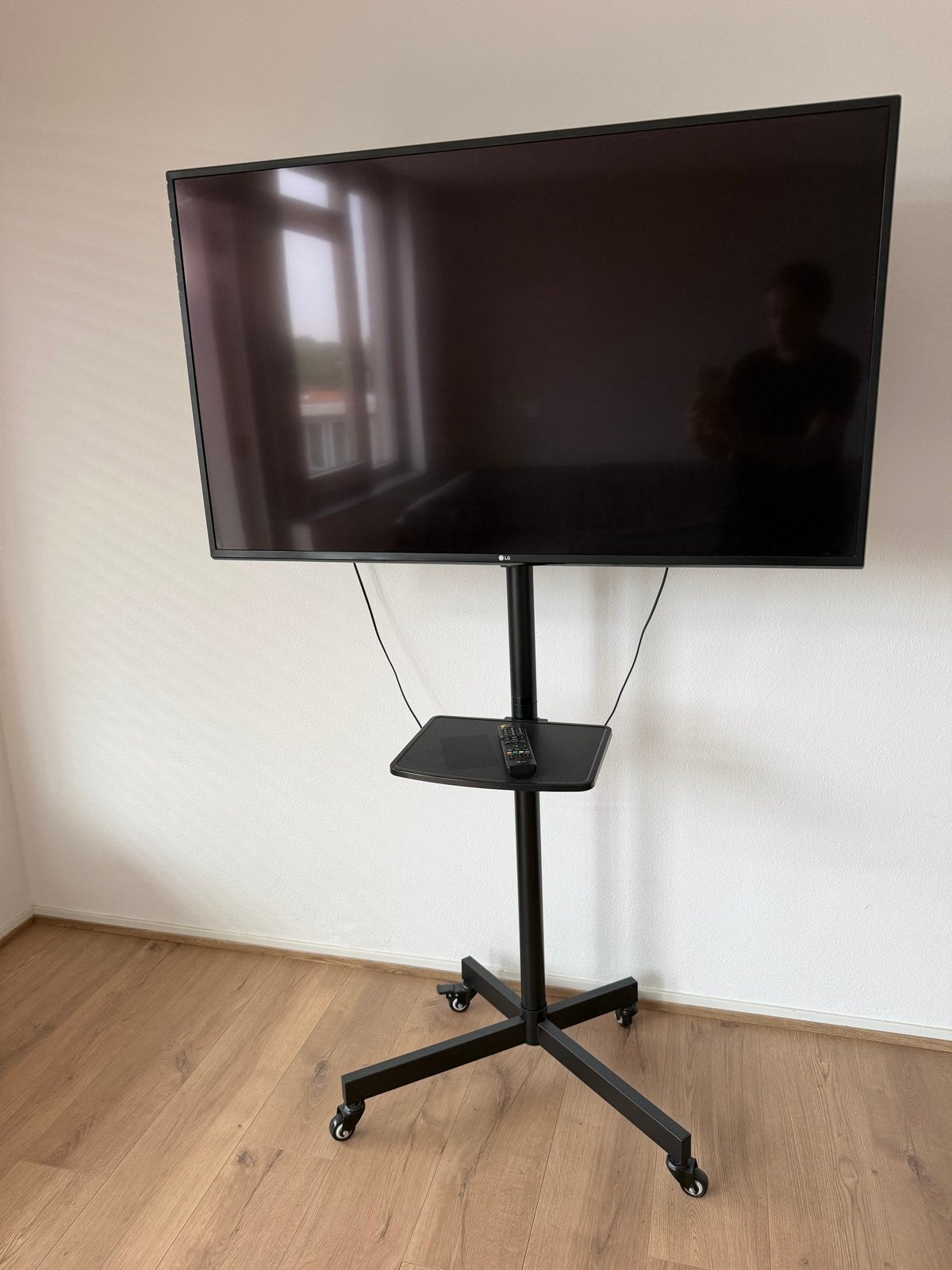 LG TV op verrijdbare standaard, Ophalen, 50 Hz, 100 cm of meer, Full HD (1080p)