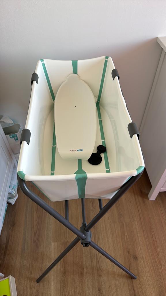 Stokke Flexi Bath met standaard en newborn badinzet, Kinderen en Baby's, Badjes en Verzorging, Zo goed als nieuw, Badje, Standaard