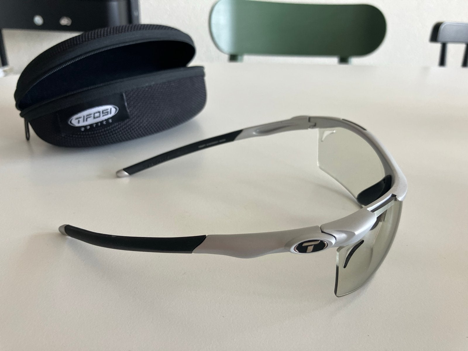 Tifosi Optics Sportzonnebril - meekleurende glazen, Overige merken, Zonnebril, Ophalen of Verzenden, Zo goed als nieuw