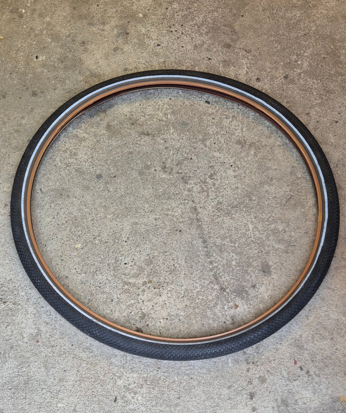 Te koop: Zwarte buitenband Cortina U4 / E-bike - 28 x 1.75, Fietsen en Brommers, Ophalen, Zo goed als nieuw, Band