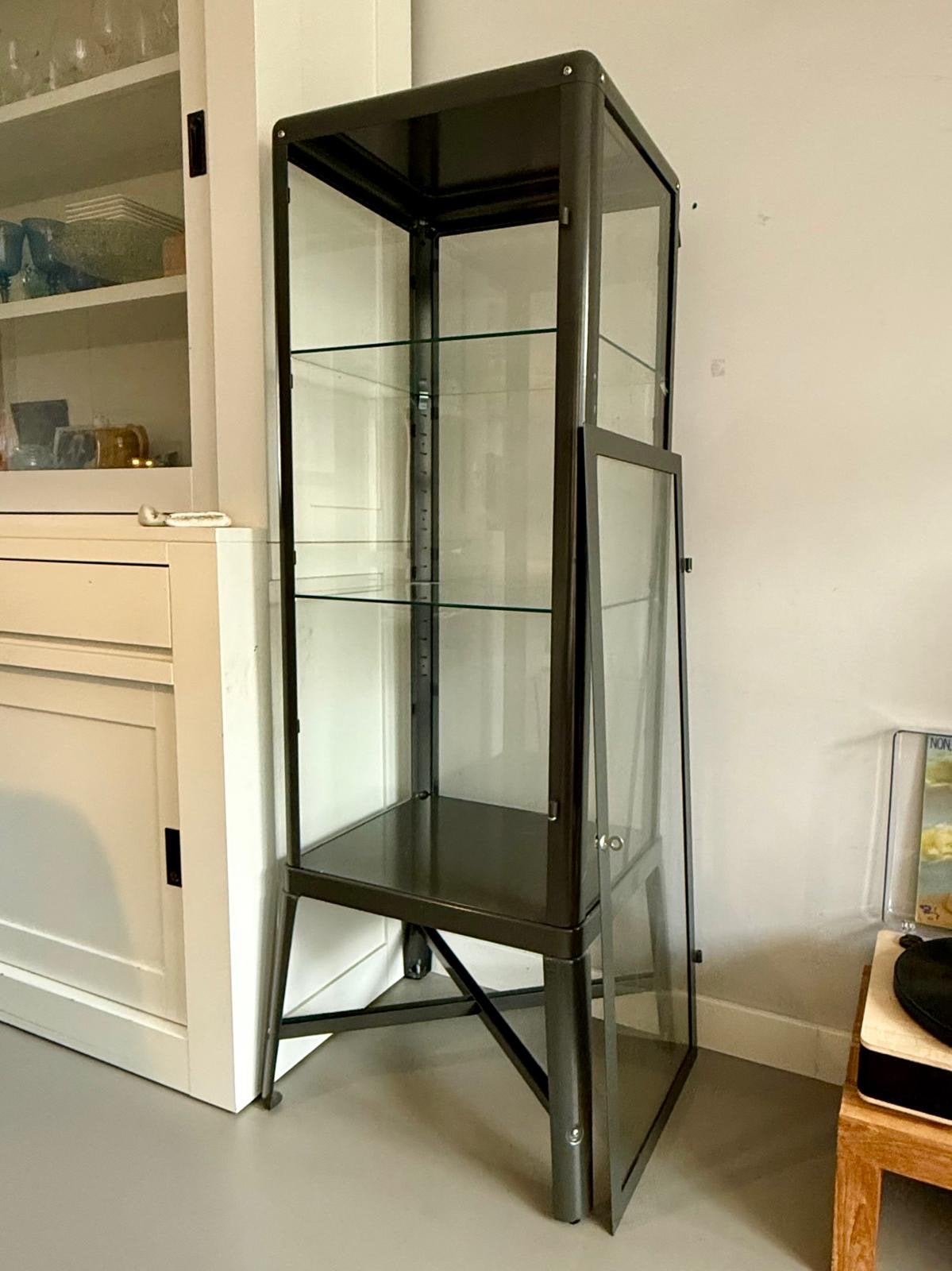 IKEA Detolf Vitrinekast - Zo goed als nieuw, Ophalen, Minder dan 50 cm, 150 tot 200 cm, 25 tot 50 cm