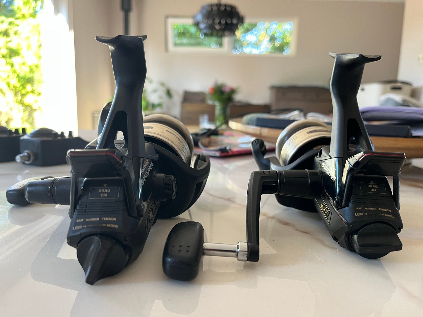 2x Shimano Baitrunner 4500 B - Goed werkend, Watersport en Boten, Ophalen of Verzenden, Gebruikt, Molen