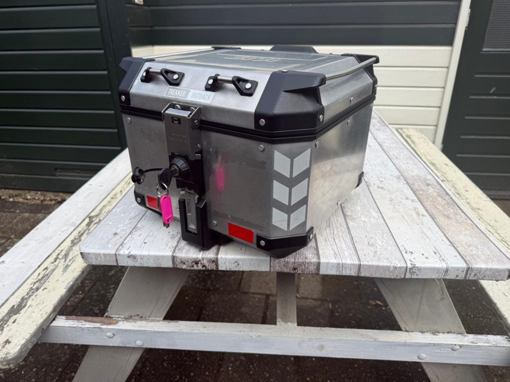 Givi outback topkoffer, Motoren, Ophalen of Verzenden, Zo goed als nieuw