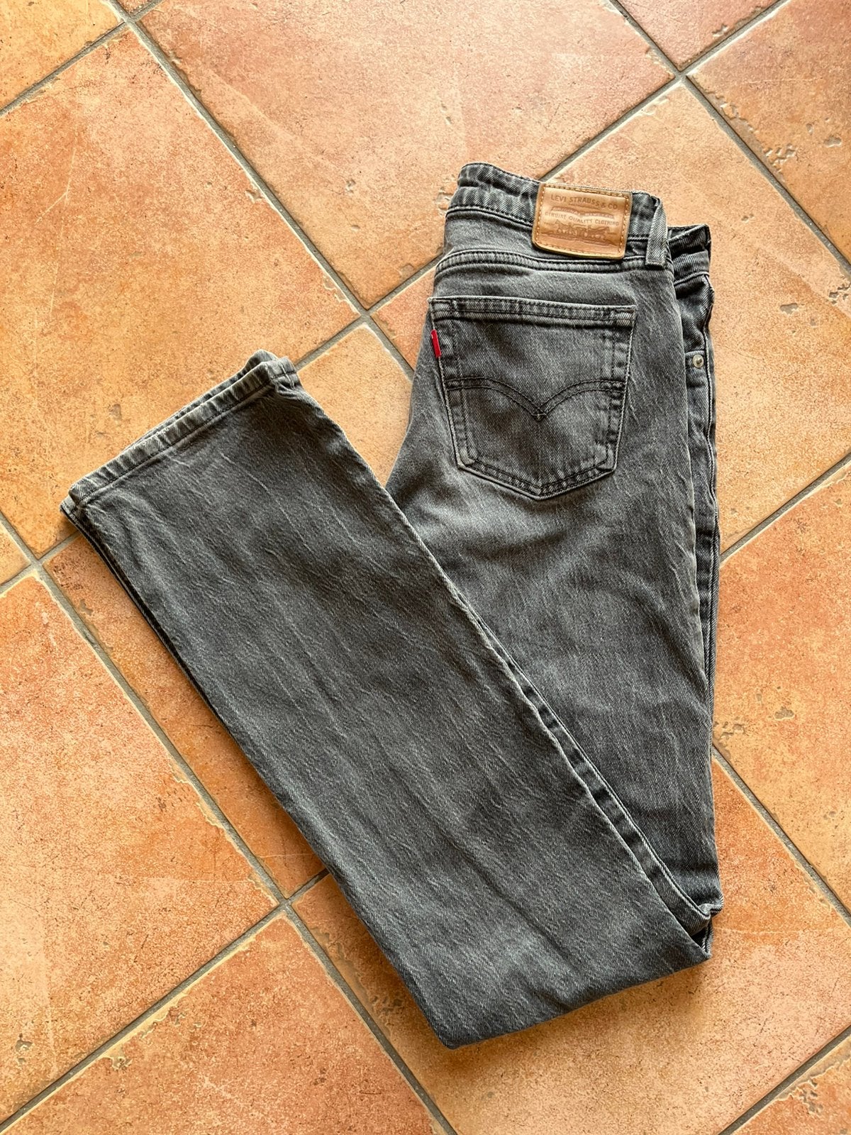 Levi's broek low pitch boot 25/33, Ophalen of Verzenden, Grijs, W27 (confectie 34) of kleiner