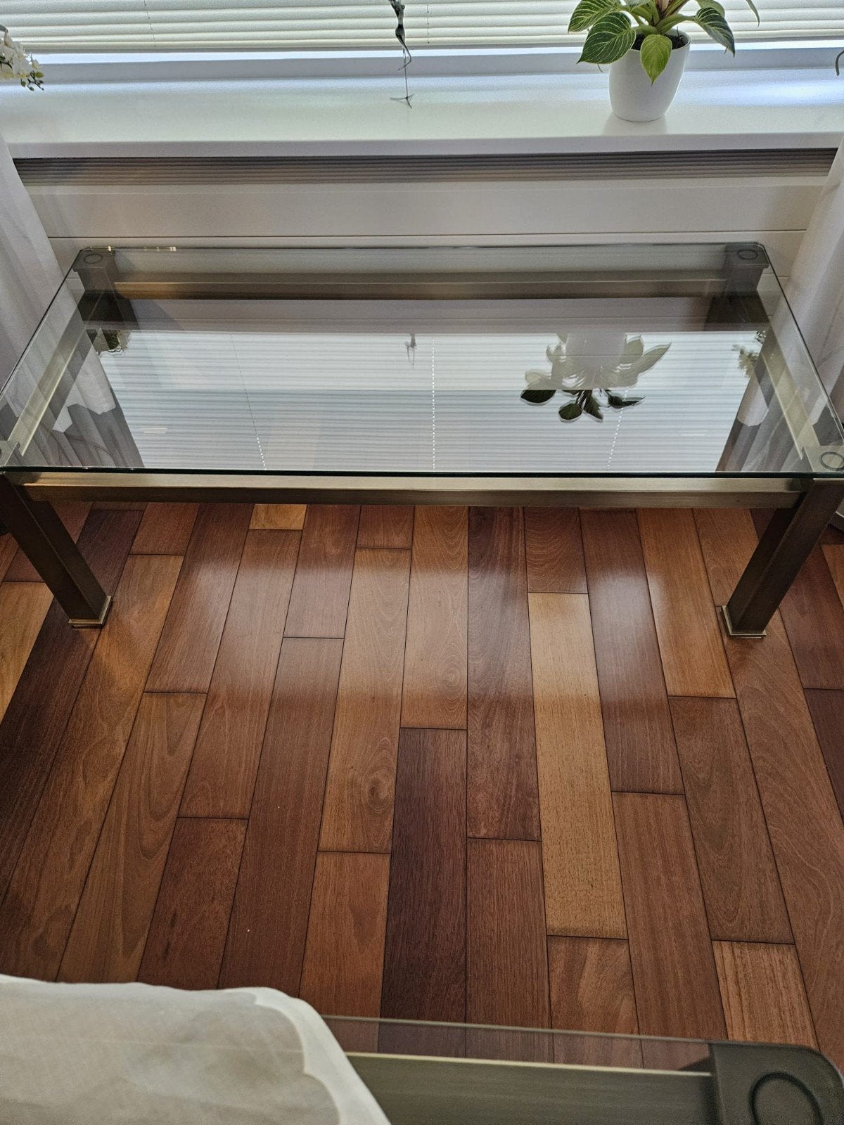 Glazen salontafel met bronzen frame, Huis en Inrichting, Tafels | Salontafels, Ophalen, Modern, Klassiek, Gebruikt, 100 tot 150 cm