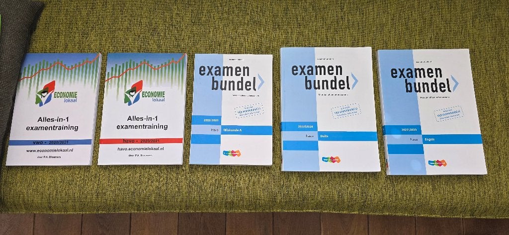 Examenbundel economie Engels Duits wiskunde, Boeken, Schoolboeken, Ophalen, Zo goed als nieuw, HAVO, Overige vakken