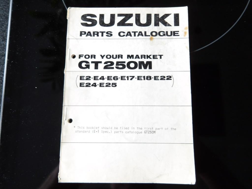 orig werkplaats onderdelenboek Suzuki GT 250 M, Verzenden, Suzuki
