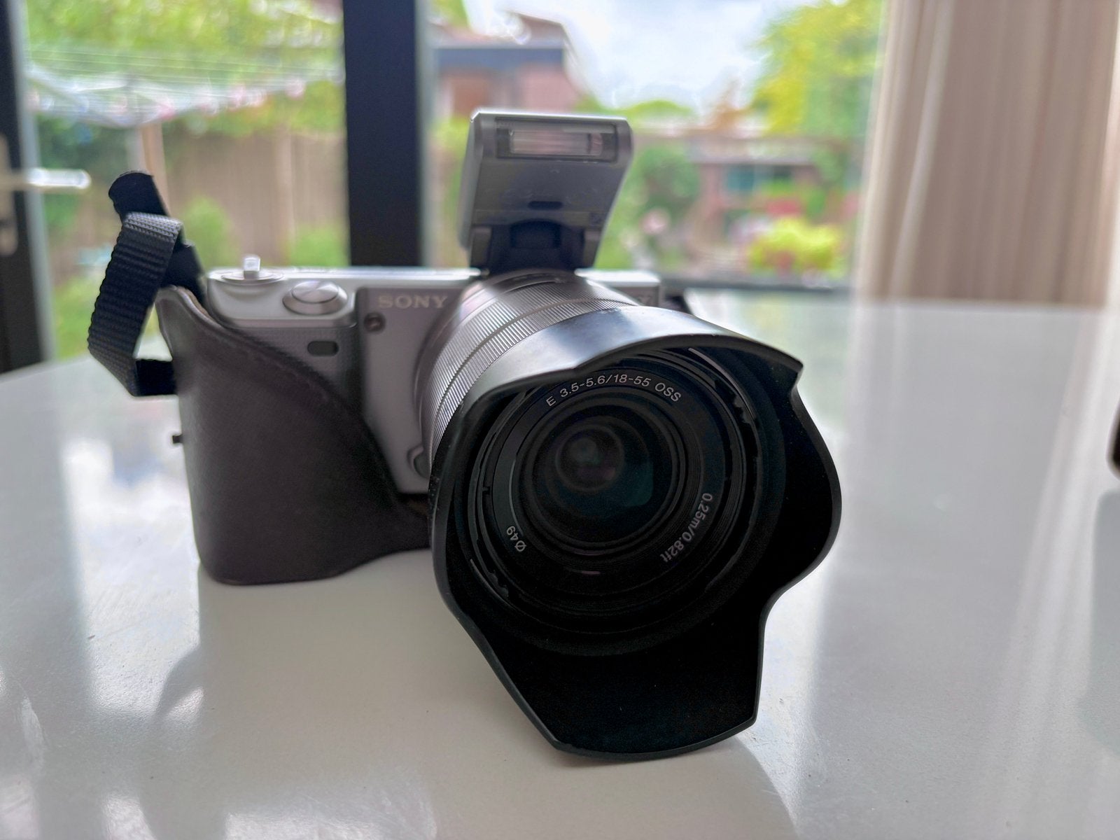 Sony Nex-5 camera, zeer compleet, bijzondere camerahoes, 14 megapixels, Screenprotector, Gebruikt, Ophalen of Verzenden