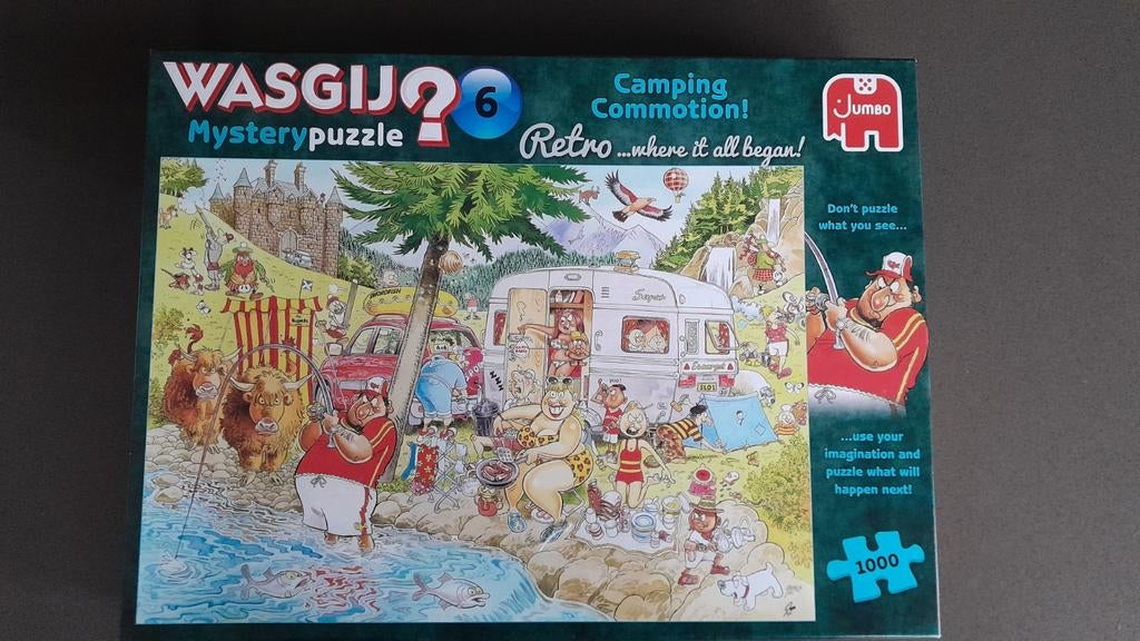 Puzzel Wasgij Retro 6: Camping Commotion!, Ophalen of Verzenden, 500 t/m 1500 stukjes, Zo goed als nieuw, Legpuzzel