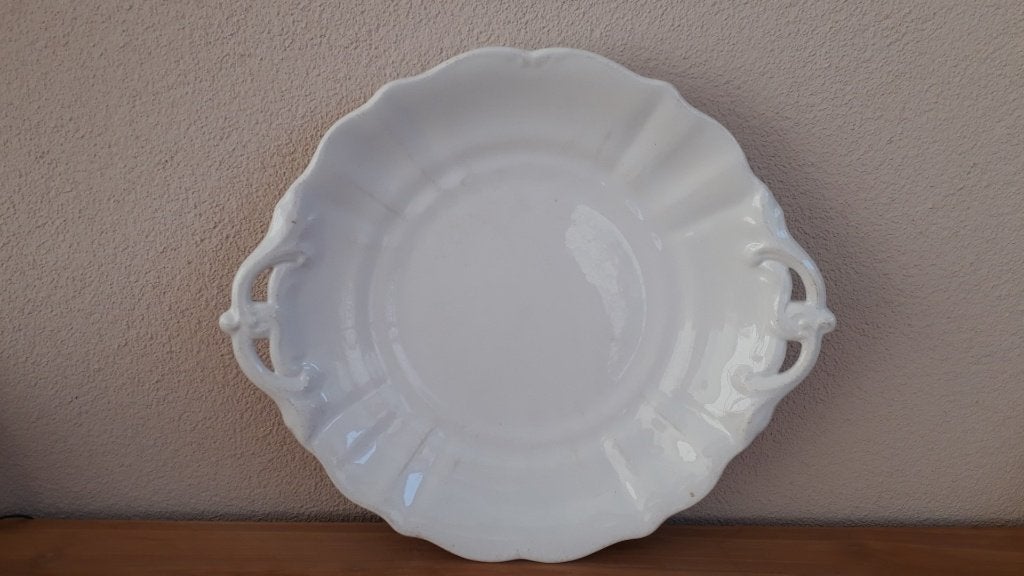 Mooie oude schaal/bord van Petrus Regout uit Maastricht, Huis en Inrichting, Keuken | Servies, Ophalen of Verzenden, Aardewerk