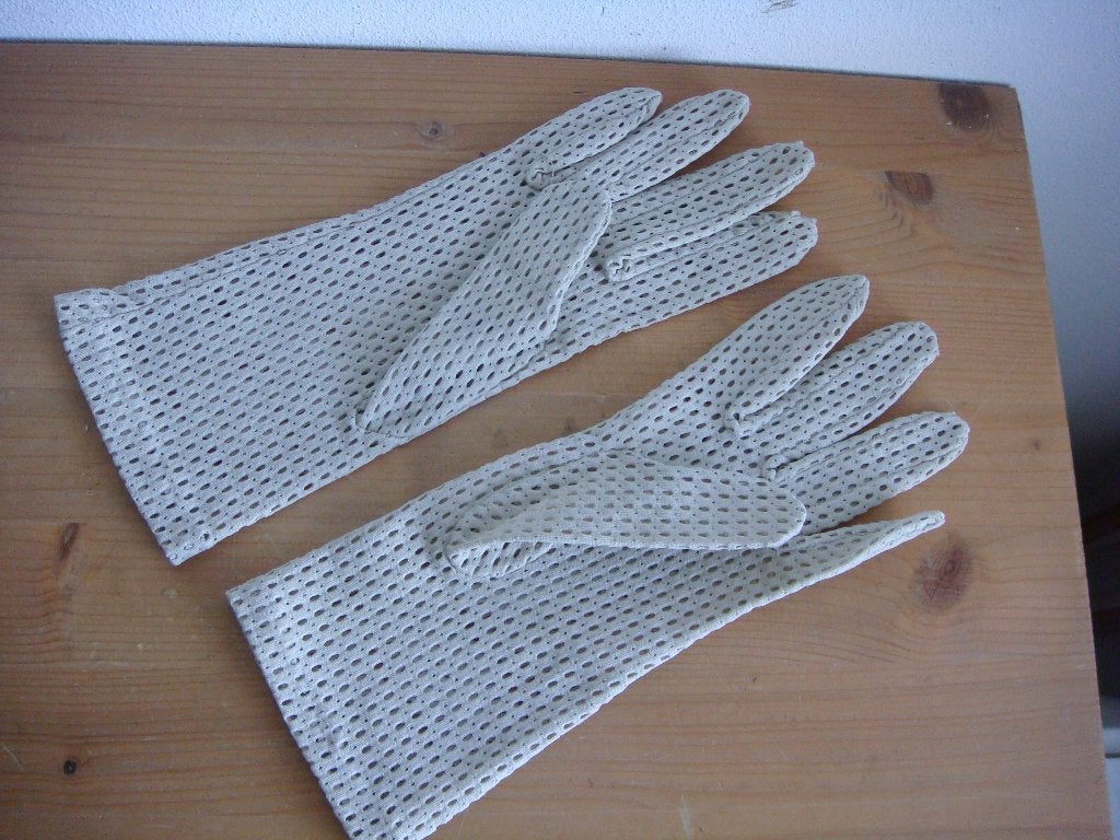 Ouderwetse beige handschoenen, Antiek en Kunst, Ophalen of Verzenden, Dames