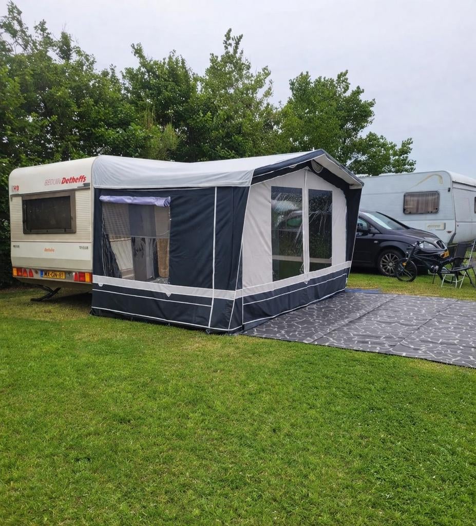 Dethleffs caravan., Treinzit, 750 - 1000 kg, Particulier, Koelkast
