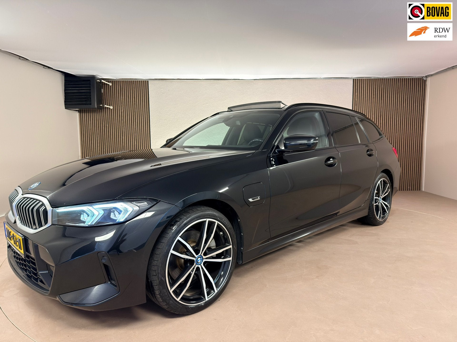 BMW 3-serie Touring LCI Panoramadak M-Sport Widescreen HUD M, 1998 cc, Gebruikt, 4 cilinders, Plug-in hybride