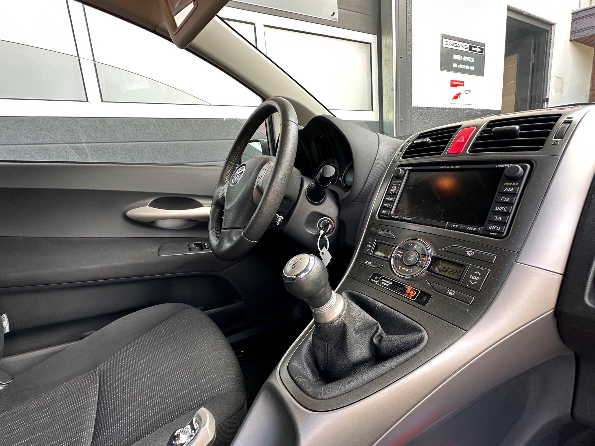 Toyota Auris 1.6-16V Sol | NAVI | CRUISE | TREKHAAK | NL AUT, Auto's, Voorwielaandrijving, Gebruikt, 4 cilinders, Bedrijf