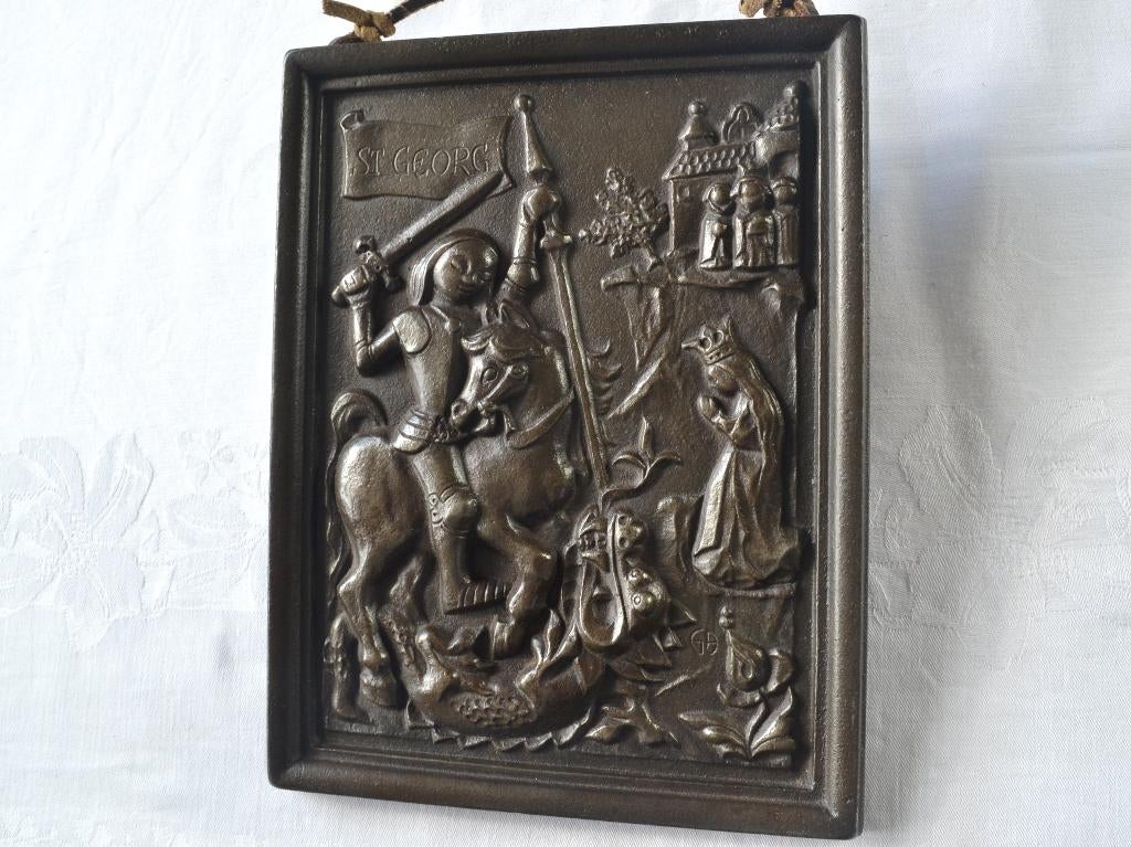 ADUKJÄRD – Bronzen wandreliëf St Georg / Plaquette 25x19 cm, Antiek en Kunst, Ophalen of Verzenden