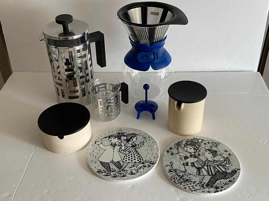 Stelton suikerpot en melkkannetje in de kleur beige/zwart, Kunststof, Overige merken, Ophalen, Beige