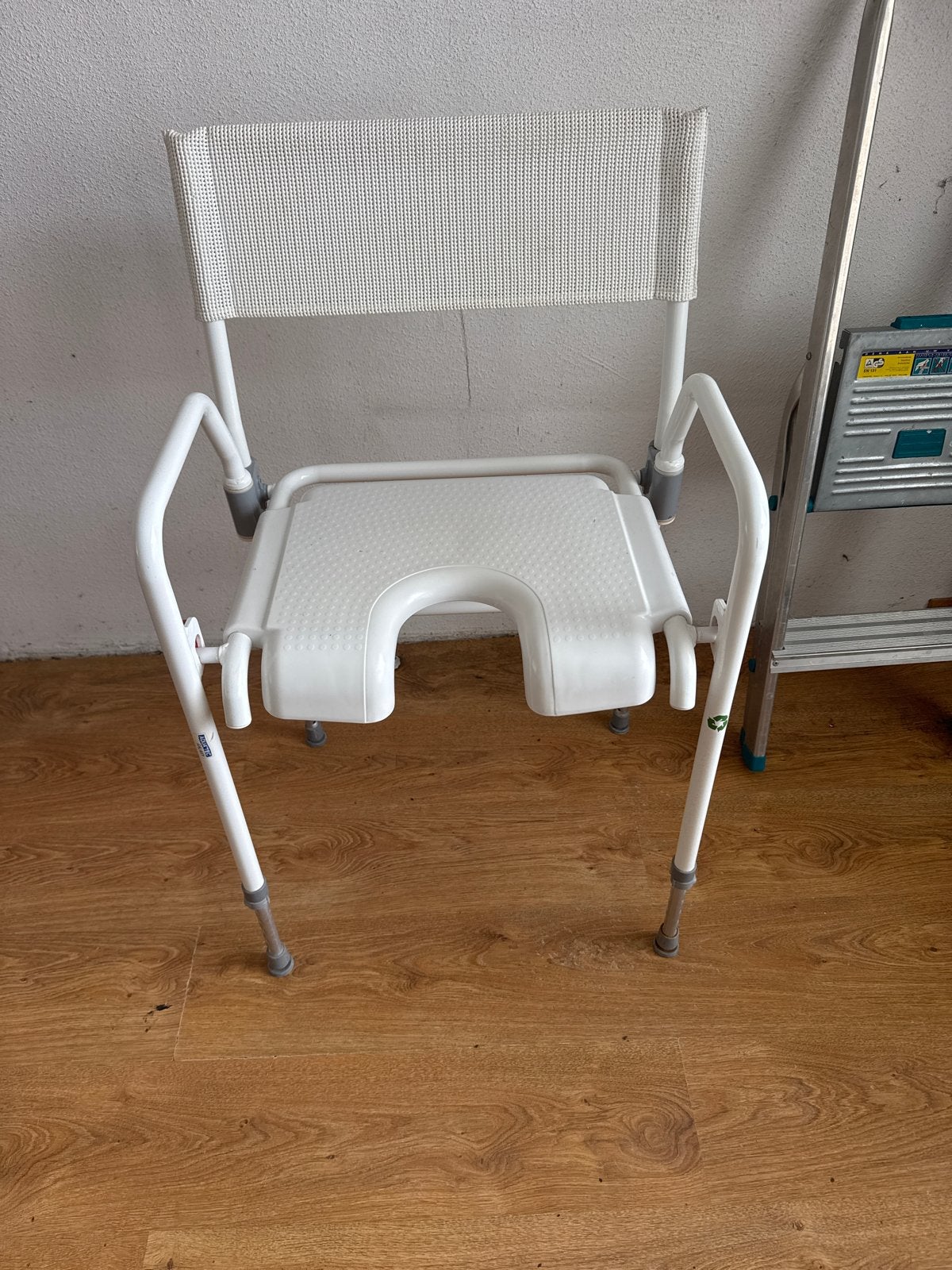 Douchestoel, Ophalen
