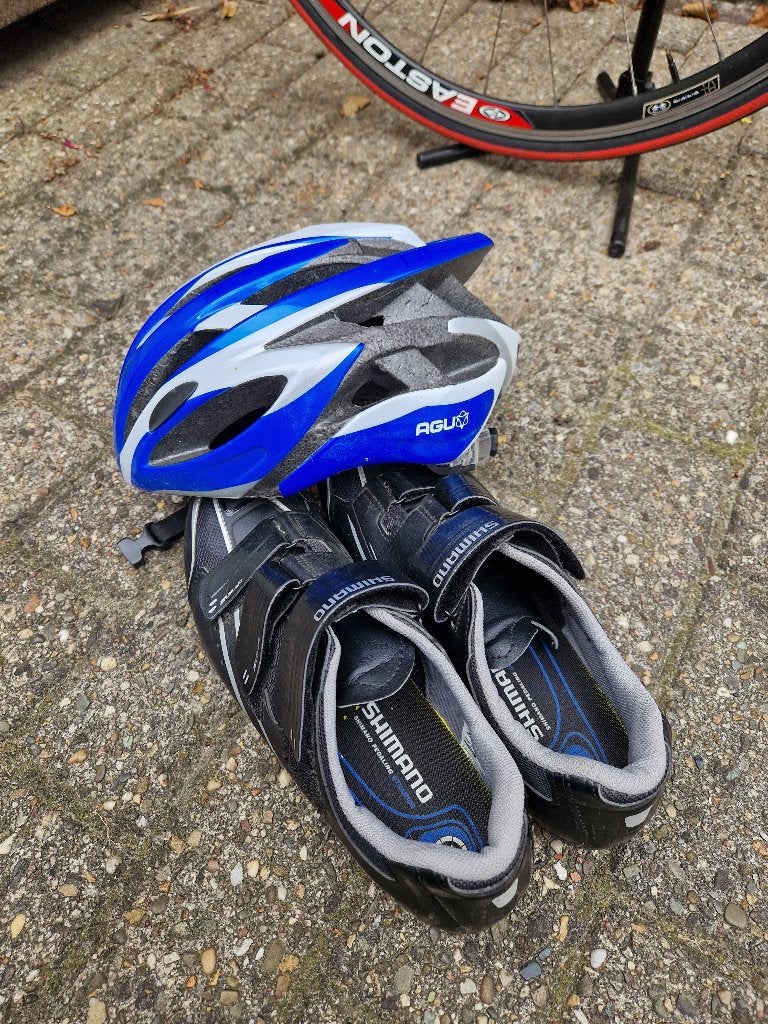 Fietsschoenen , helm en handschoenen, Ophalen, Gebruikt, Overige maten, Heer of Dame