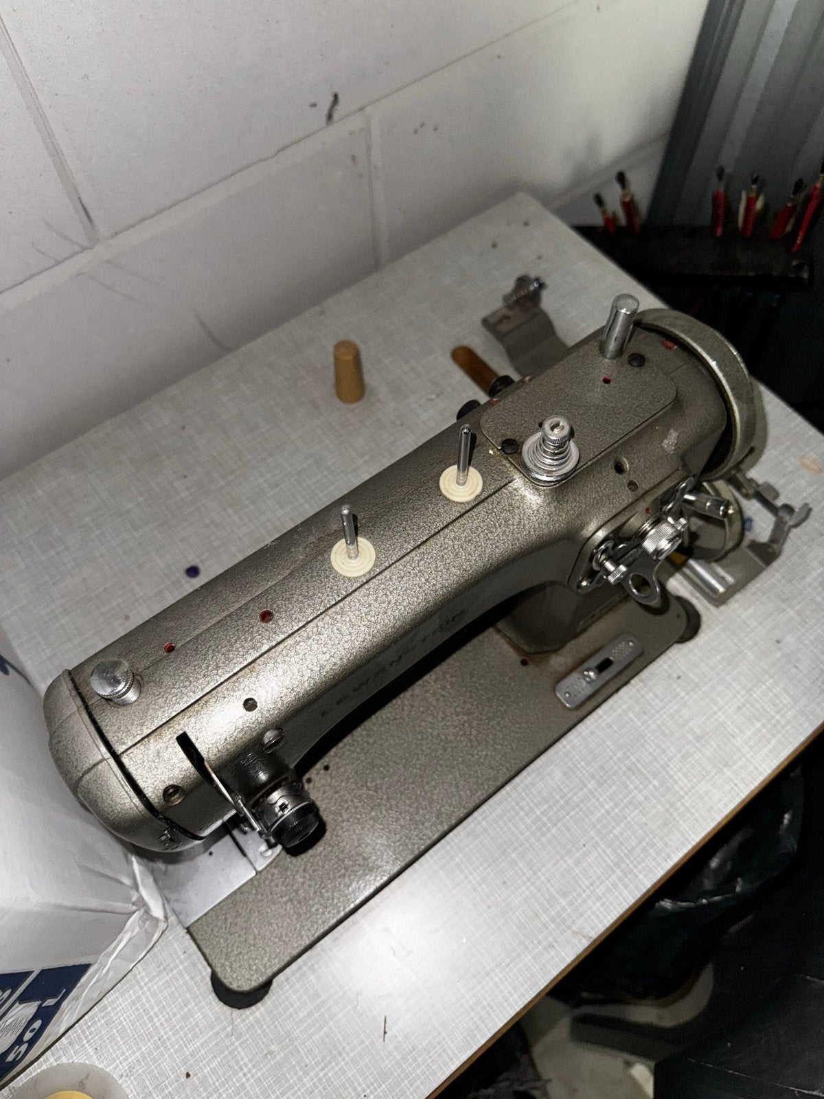 Lewenstein Nottet Industrial 430 Naaimachine met Tafel, Hobby en Vrije tijd, Gebruikt, Naaimachine, Industrieel, Ophalen