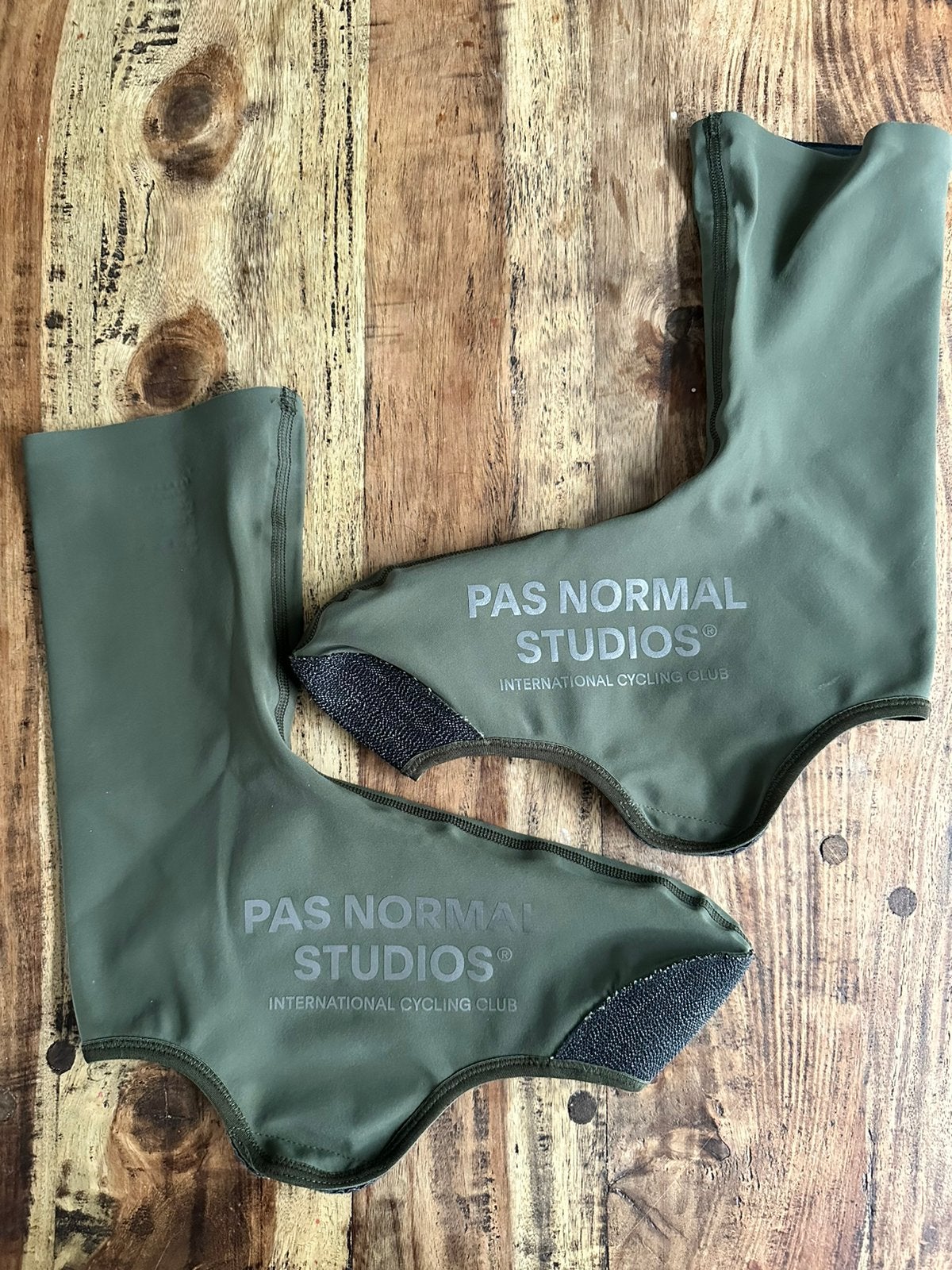 Pas Normal Studios Overschoenen, Fietsen en Brommers, Fietsaccessoires | Fietskleding, Verzenden, Zo goed als nieuw, Bovenkleding