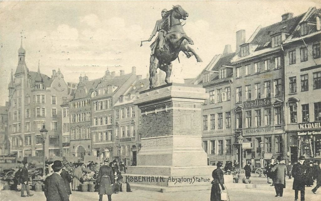 379-001-029 Kobenhavn Absalons Statue, Verzamelen, Verzenden, Voor 1920, Overig Europa
