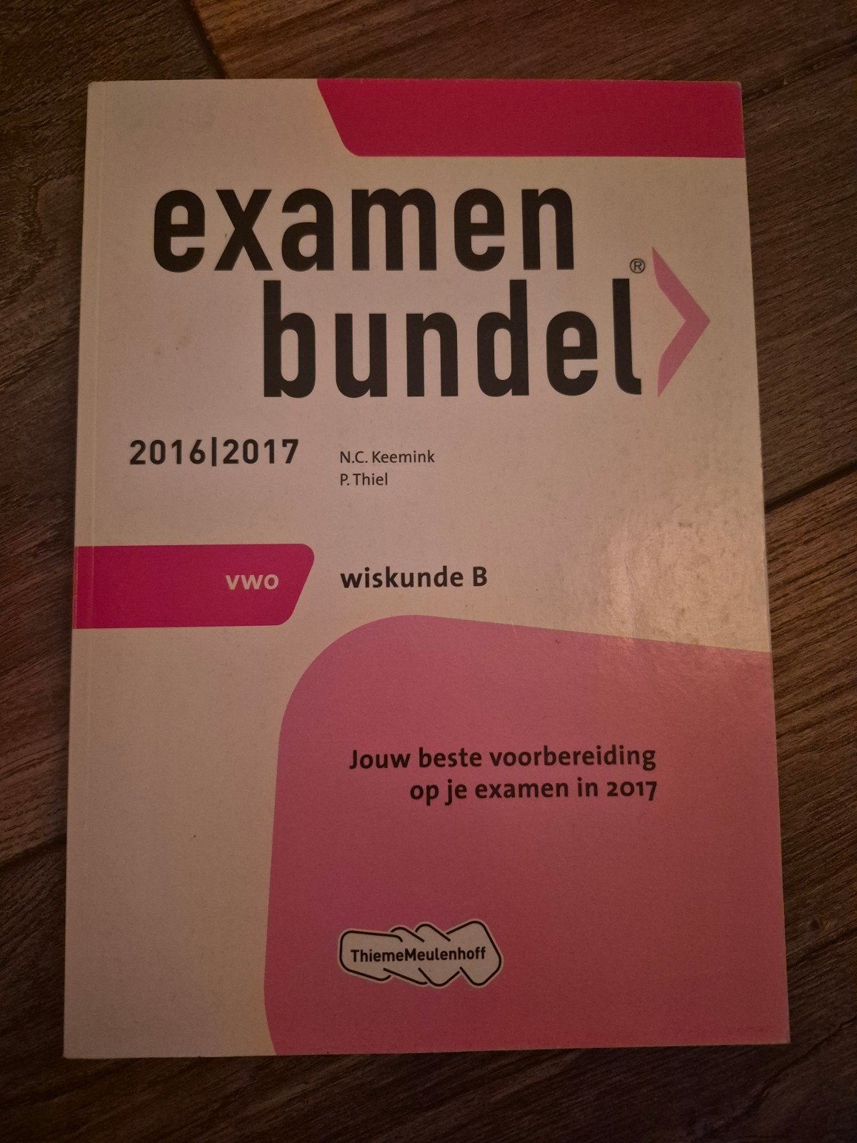 Examenbundel VWO Wiskunde B 2016/2017, VWO, Ophalen of Verzenden, Zo goed als nieuw, Wiskunde B