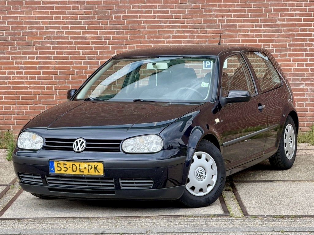 Volkswagen Golf 1.6 Trendline (bj 1999), Auto's, Bedrijf, Handgeschakeld, Metallic lak, Onderhoudsboekje