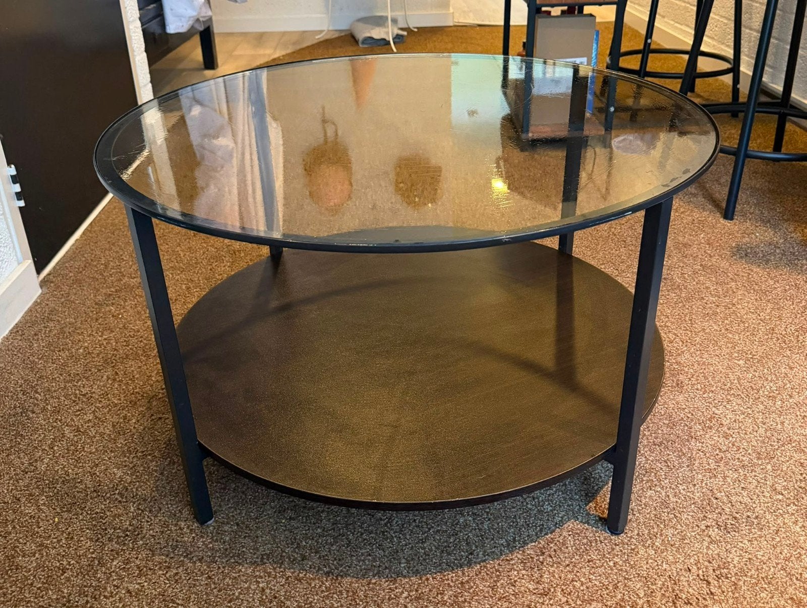 Zwarte ronde salontafel met glazen blad en extra plank, Ophalen, Gebruikt, 50 tot 100 cm, Rond