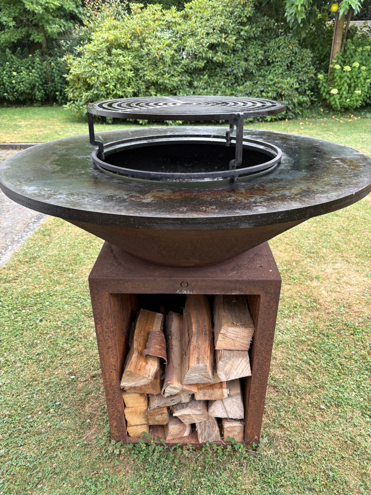 Ofyr 100 buiten barbeque, Ophalen, Zo goed als nieuw