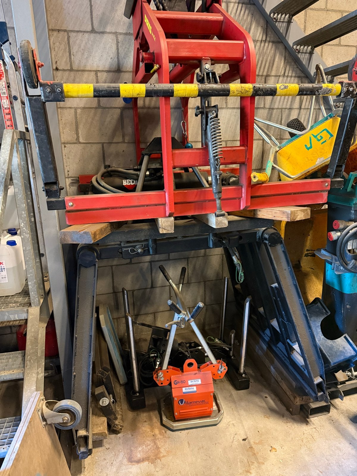 Beco stenenklem hydraulisch, Ophalen