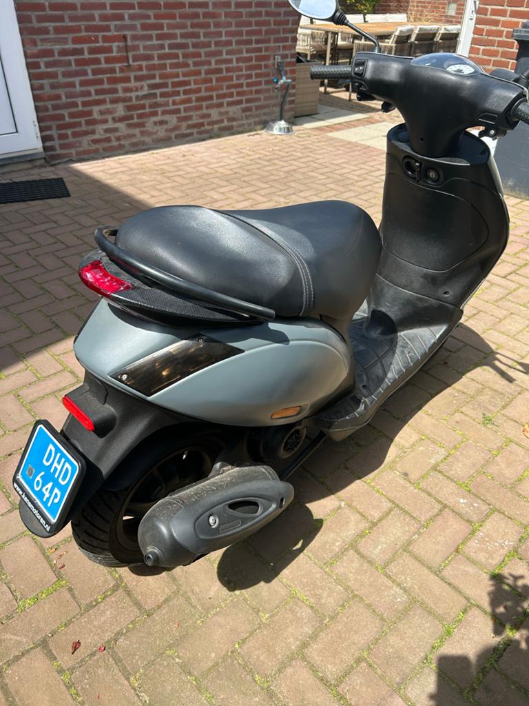 Piaggio Zip 4T uit 2016 - Eerste eigenaar, Ophalen, Gebruikt, Benzine, Zip