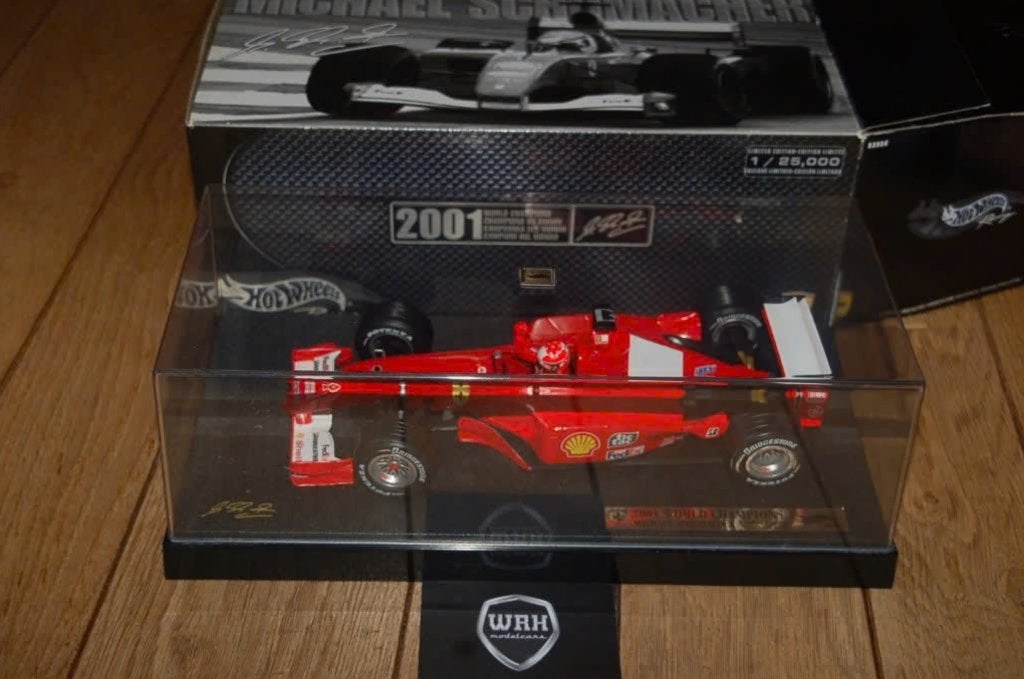 FERRARI F1 2001 WORLD CHAMPION Schumacher Hotwheels 1:18 WRH, Hobby en Vrije tijd, Verzenden, Zo goed als nieuw, Auto, Hot Wheels