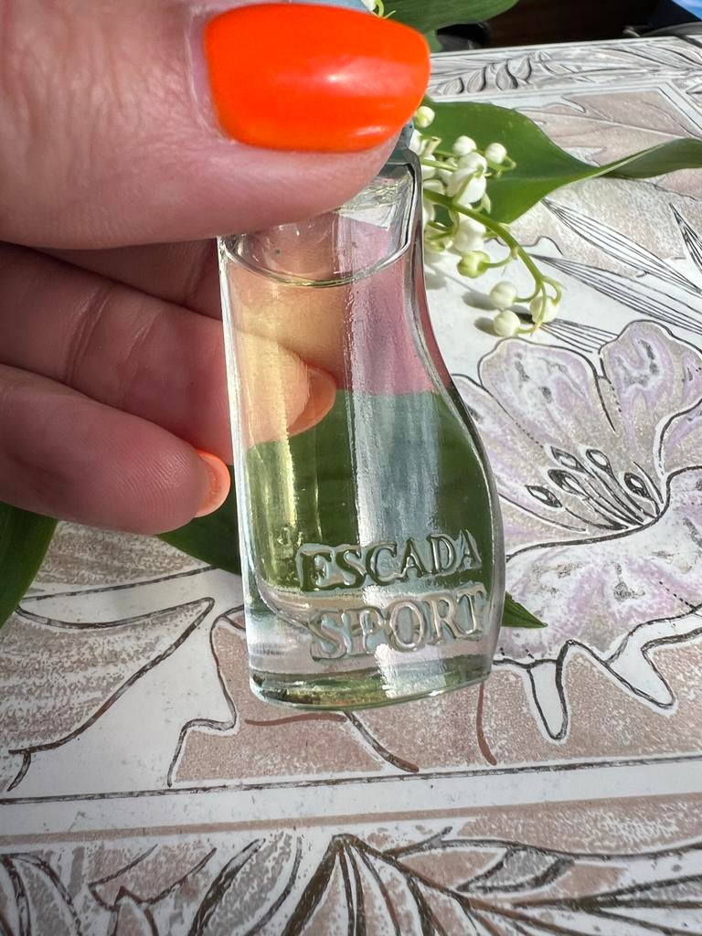 Vintage Escada Sport Miniatuur Parfumflesje 5 ml, Verzenden, Gebruikt