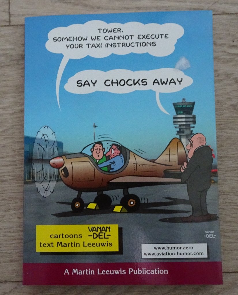 3 boekjes van Martin Leeuwis vol humor Luchtvaart, Verzamelen, Ophalen of Verzenden, Zo goed als nieuw, Boek of Tijdschrift