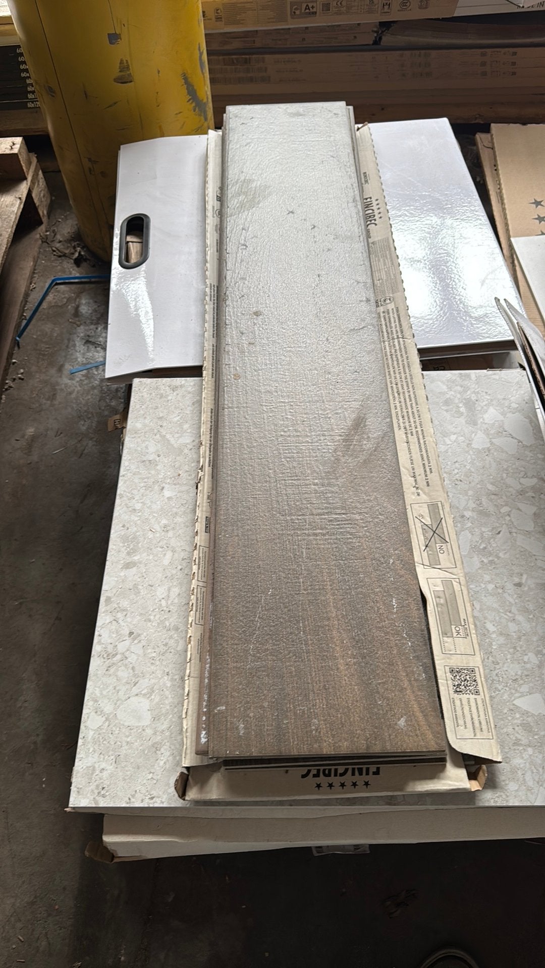 Keramische houten vloer 23x120, Ophalen of Verzenden, Zo goed als nieuw, Lamp