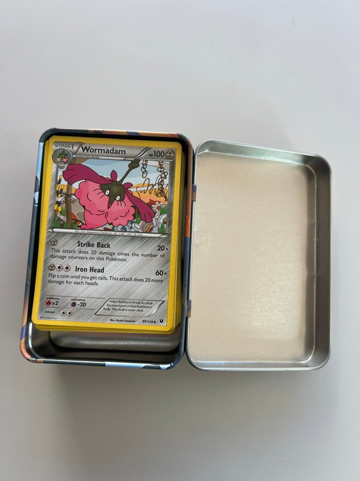 100 Pokémon kaarten in leuk blik - diverse kaarten, Hobby en Vrije tijd, Verzamelkaartspellen | Pokémon, Ophalen of Verzenden
