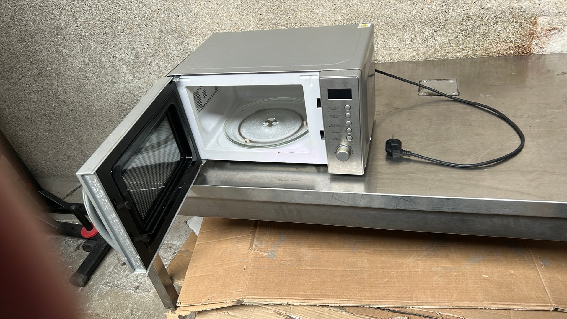 Goede magnetron, Witgoed en Apparatuur, Ophalen, Magnetron, 4 kookzones, Zo goed als nieuw